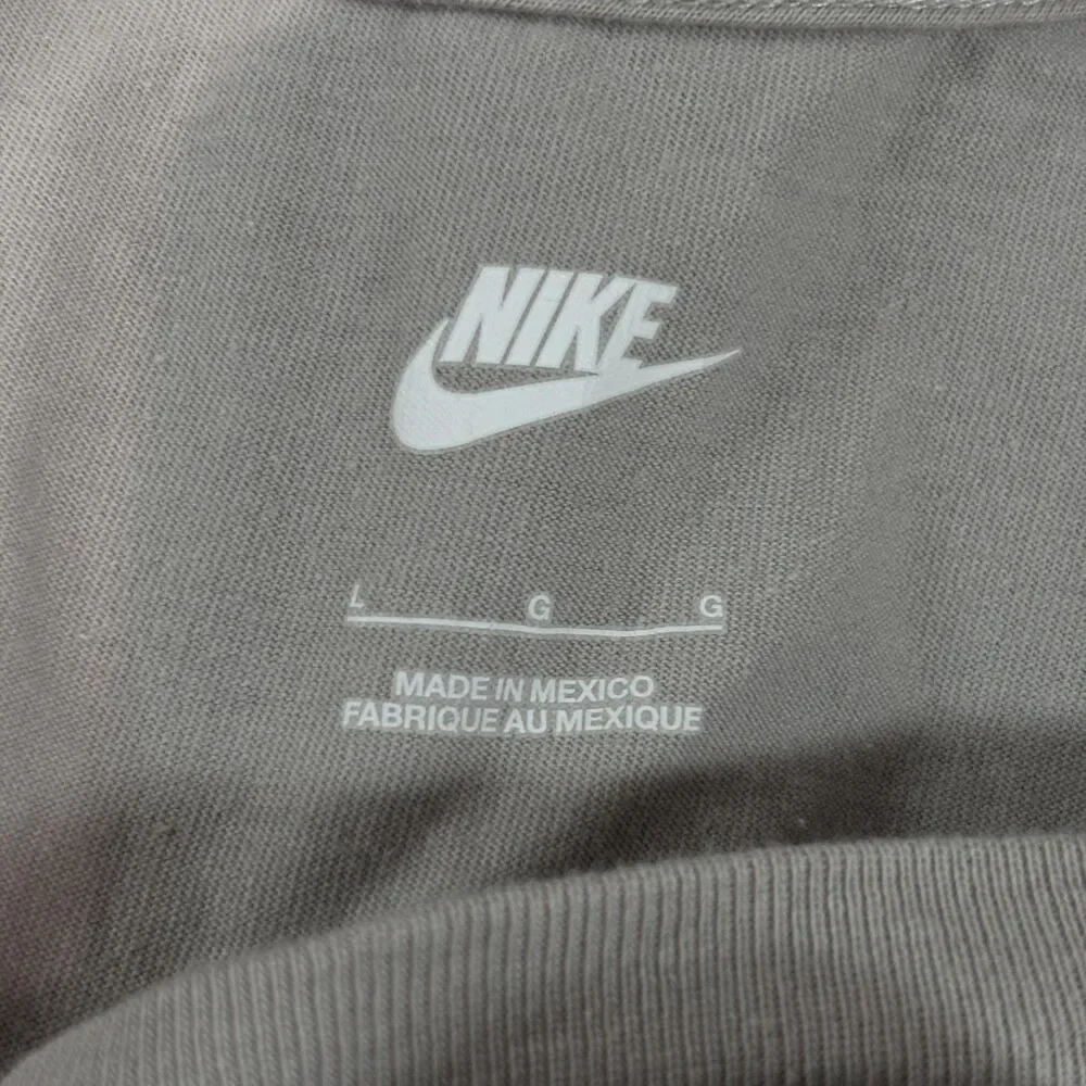Nike Sportswear Shirt Men's Large Gray Tropical Graphic Tee HV4627-012